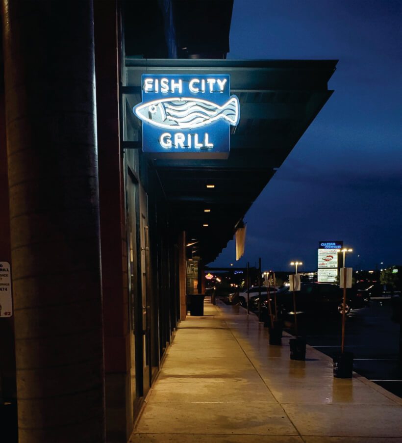Lighted Blade Sign Archives - Giant Sign Company