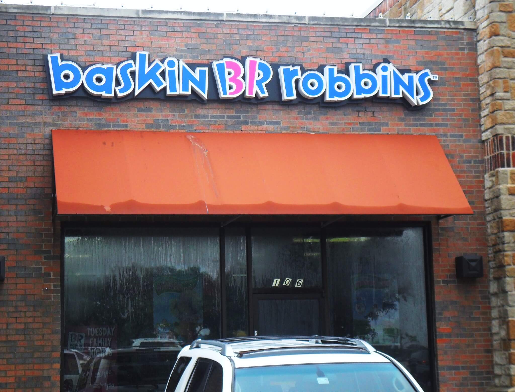 Baskin Robbins Sign