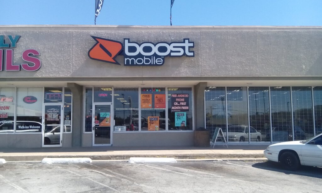 Boost Mobile in Dallas - Giant Sign Company