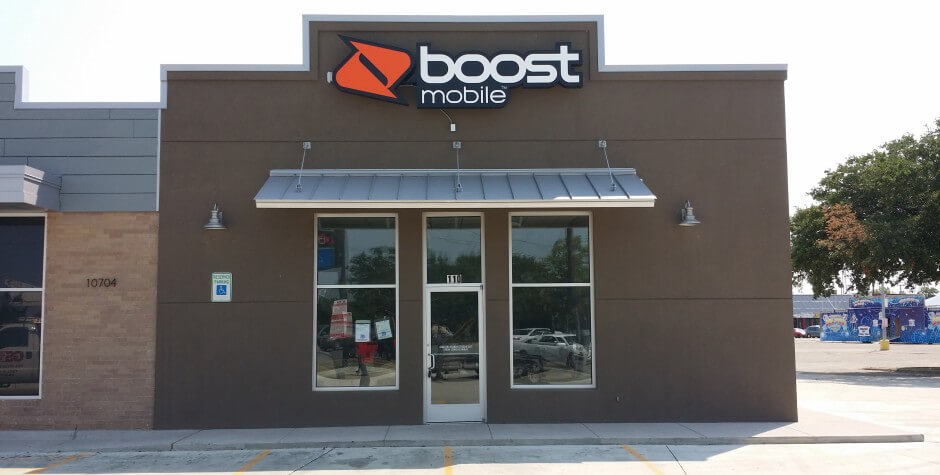 Boost Mobile in Dallas - Giant Sign Company